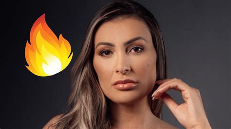 Gil Diferentona vende fotos em plataformas de conteúdo adulto .